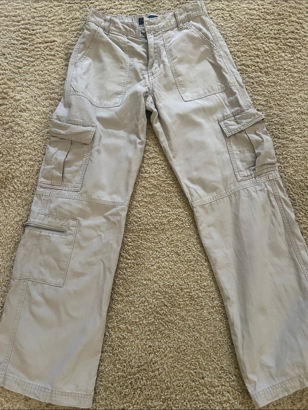 Aeropostale Women's Cargo Pants in Light Khaki